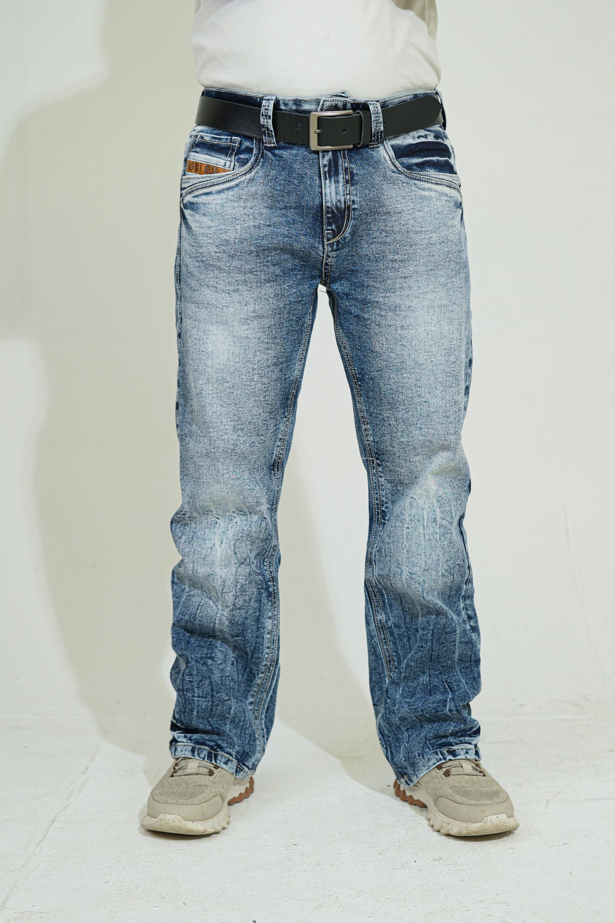 Vintage Signature Straight-Leg Jeans